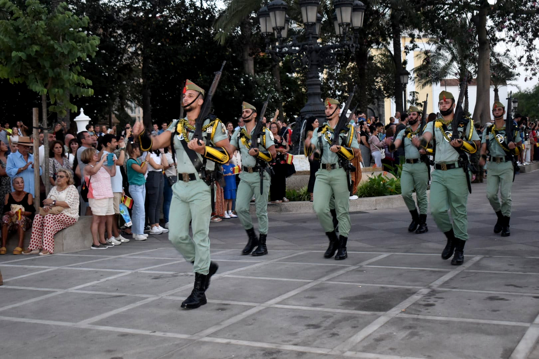 Arriado de Bandera por el CIV aniversario de La Legi&oacute;n  (16)