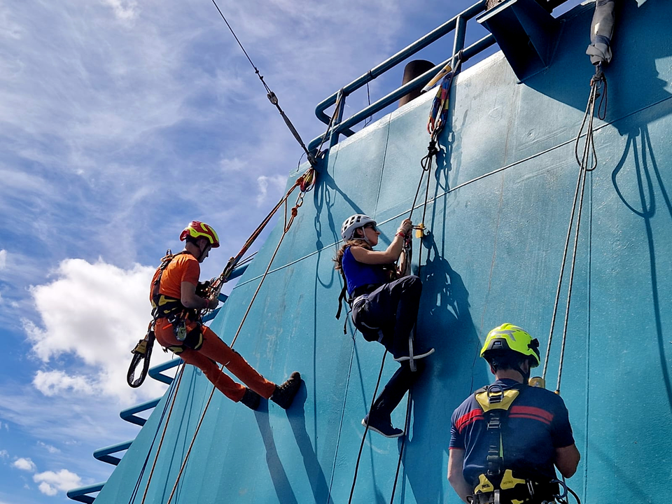 Jornadas de Rescate Vertical del SEIS _ Bomberos Ceuta (9)