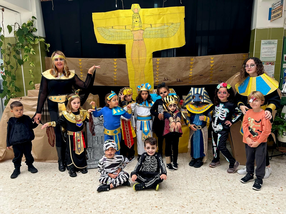 Fiesta de La Mochila y Halloween del 'Mare Nostrum' (21)