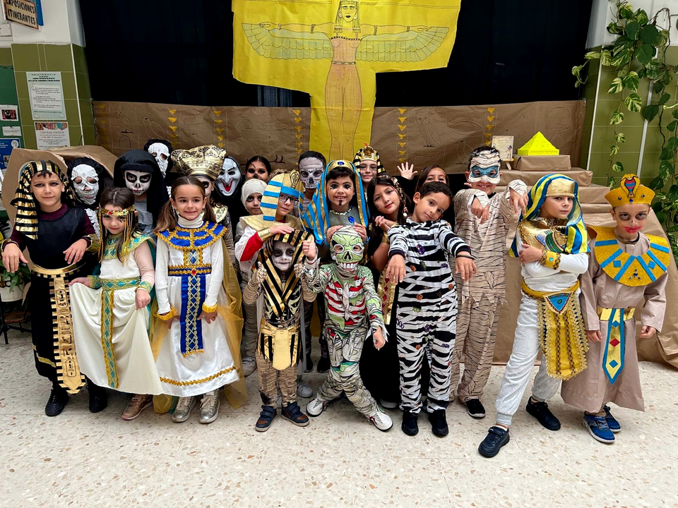 Fiesta de La Mochila y Halloween del 'Mare Nostrum' (4)