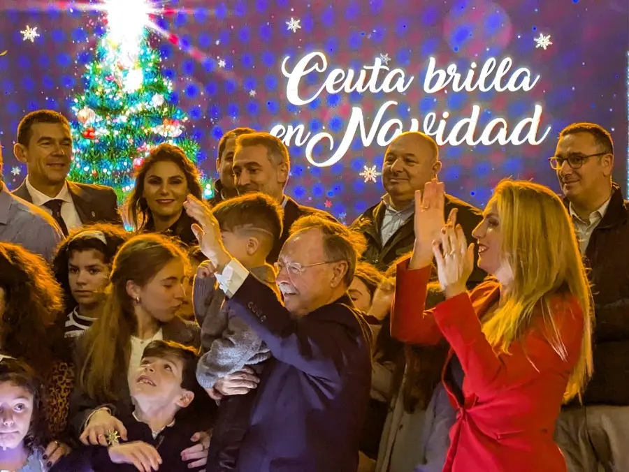 Encendido del Alumbrado Extraordinario de Navidad en el Centro / Rafa Baez