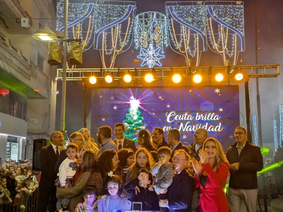 Encendido del Alumbrado Extraordinario de Navidad en el Centro / Rafa Baez