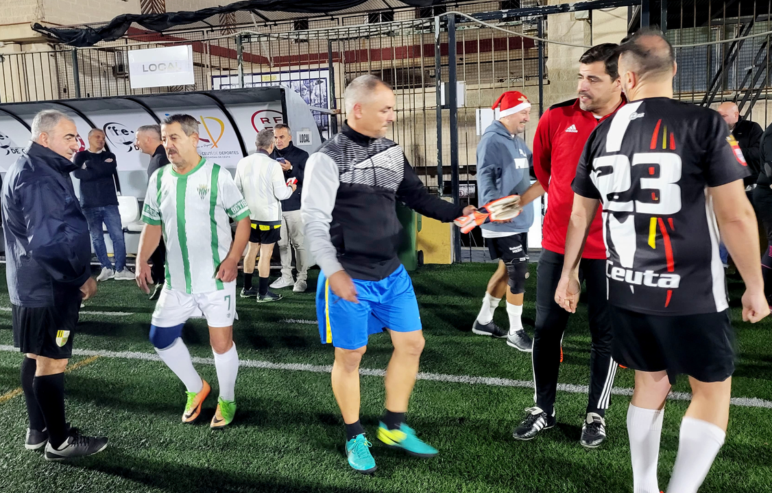 Veteranos del f&uacute;tbol de Ceuta  (19)