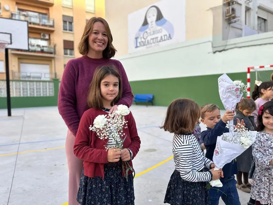 Ofrenda floral en La Inmaculada / Mohamed Ettouileb
