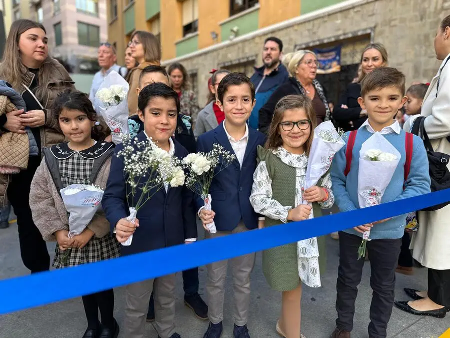Ofrenda floral en La Inmaculada / Mohamed Ettouileb