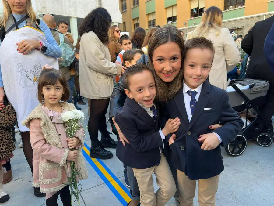 Ofrenda floral en La Inmaculada / Mohamed Ettouileb