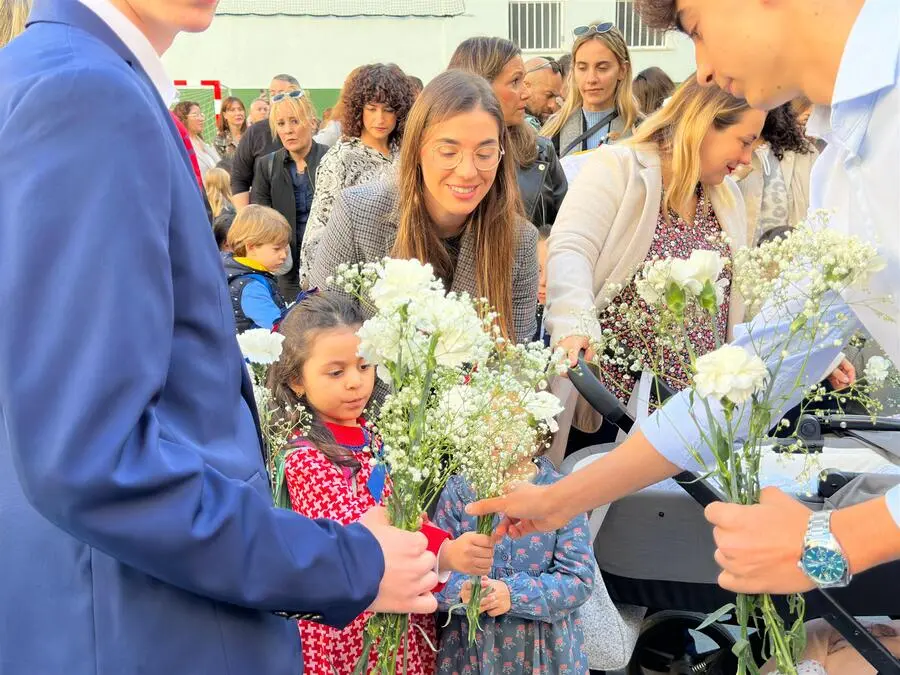 Ofrenda floral en La Inmaculada / Mohamed Ettouileb