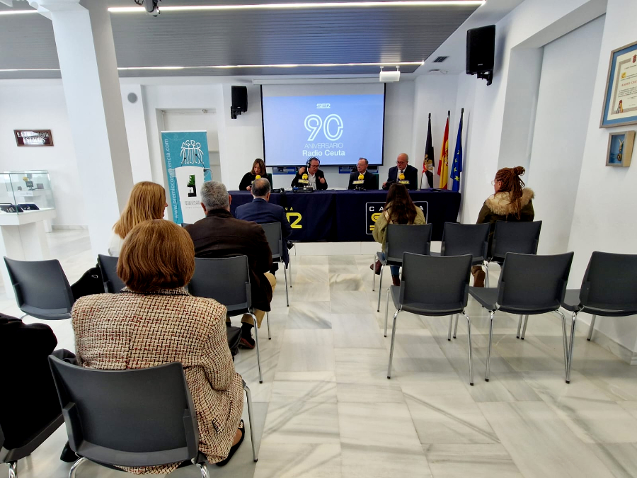 Exposici&oacute;n con motivo del 90 aniversario de Radio Ceuta (18)