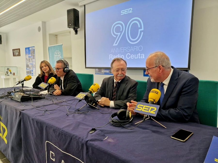 Exposici&oacute;n con motivo del 90 aniversario de Radio Ceuta (13)