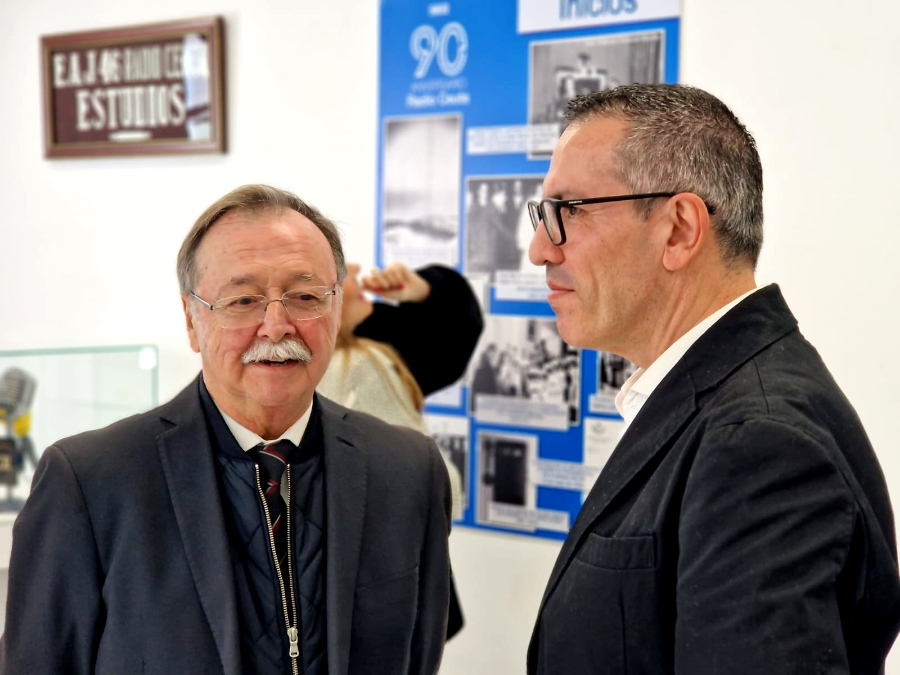 Exposici&oacute;n con motivo del 90 aniversario de Radio Ceuta (11)