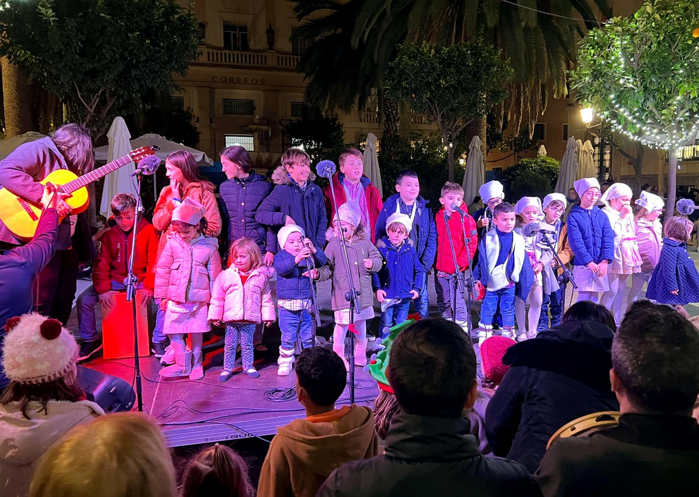 Polvoron&aacute; infantil en la plaza de Espa&ntilde;a (16)