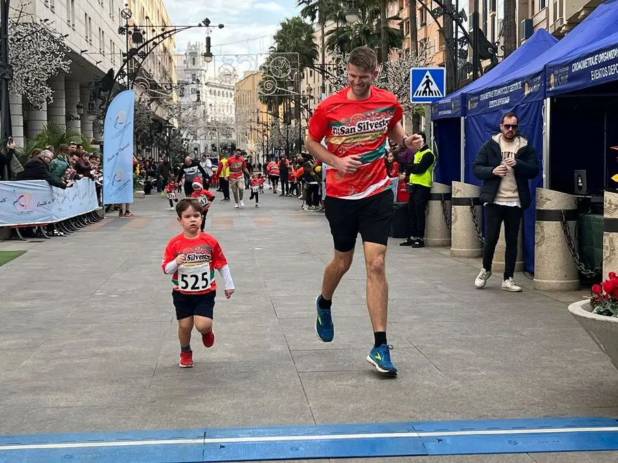 Salida de la 19&ordf; San Silvestre Baby / Daniel Hern&aacute;ndez