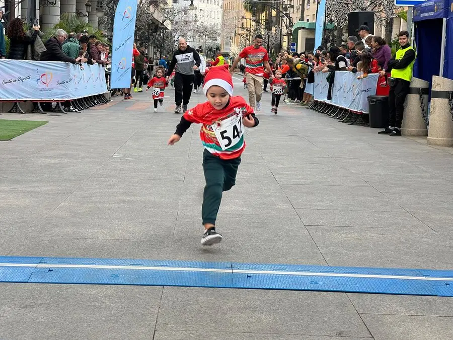 Salida de la 19&ordf; San Silvestre Baby / Daniel Hern&aacute;ndez