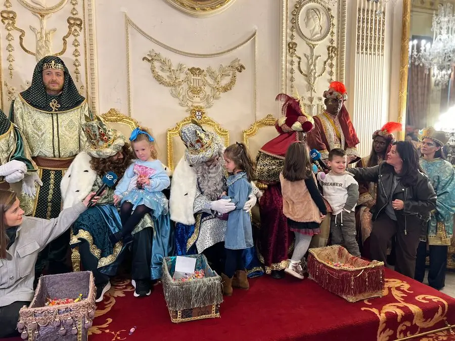 Visita de Sus Majestades los Reyes Magos 2025 - Daniel Hern&aacute;ndez