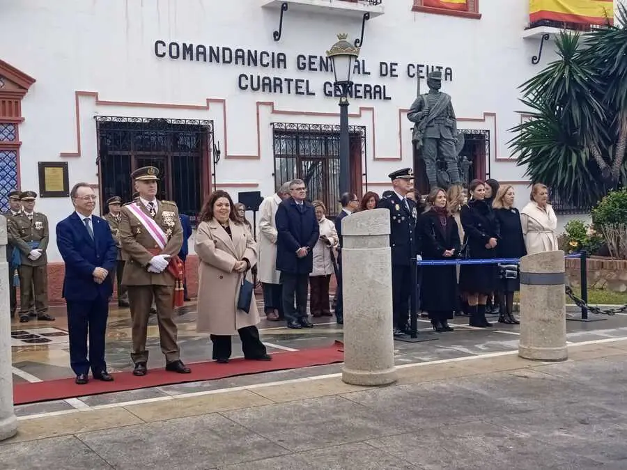 Parada militar por la Pascua 2025 - C&eacute;sar Mart&iacute;n