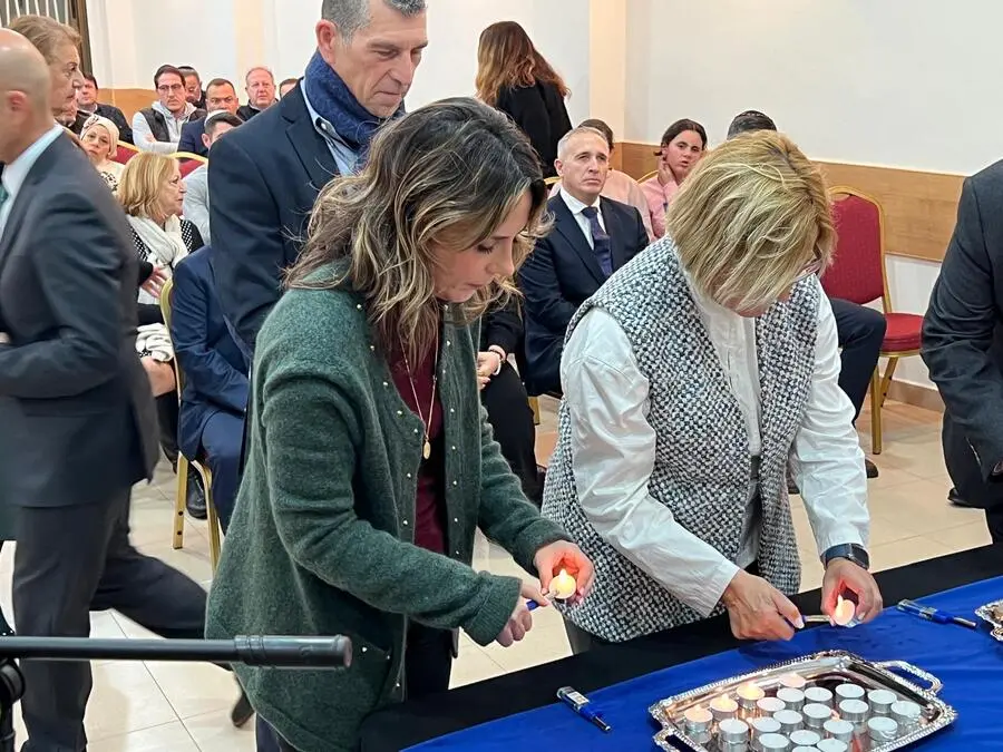 Homenaje a las V&iacute;ctimas del Holocausto - Daniel Hern&aacute;ndez