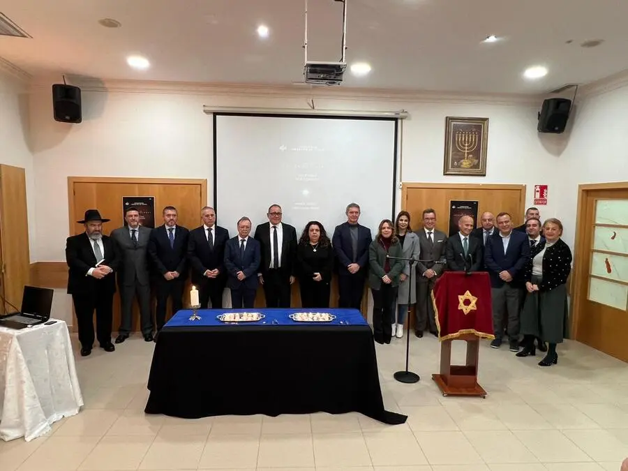 Homenaje a las V&iacute;ctimas del Holocausto - Daniel Hern&aacute;ndez