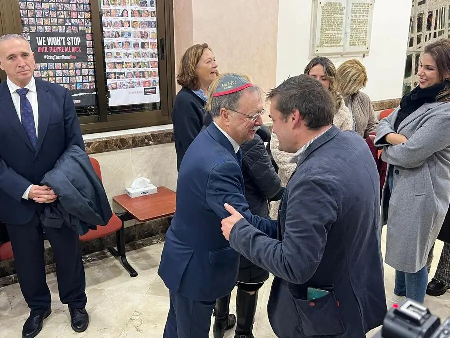 Homenaje a las V&iacute;ctimas del Holocausto - Daniel Hern&aacute;ndez