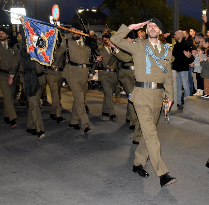 Arriado de Bandera protagonizado por el Regimiento de Caballer&iacute;a Montesa 3 (28)