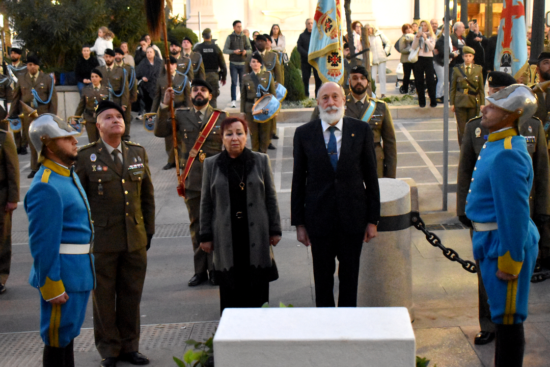 Arriado de Bandera protagonizado por el Regimiento de Caballer&iacute;a Montesa 3 (24)