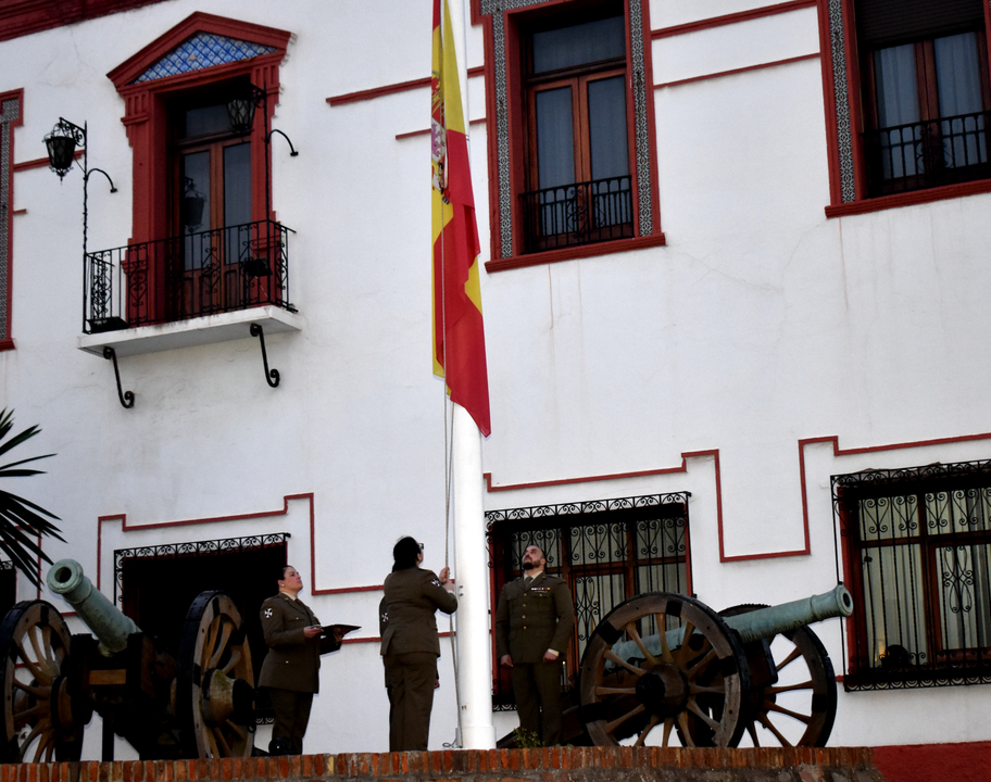 Arriado de Bandera protagonizado por el Regimiento de Caballer&iacute;a Montesa 3 (20)