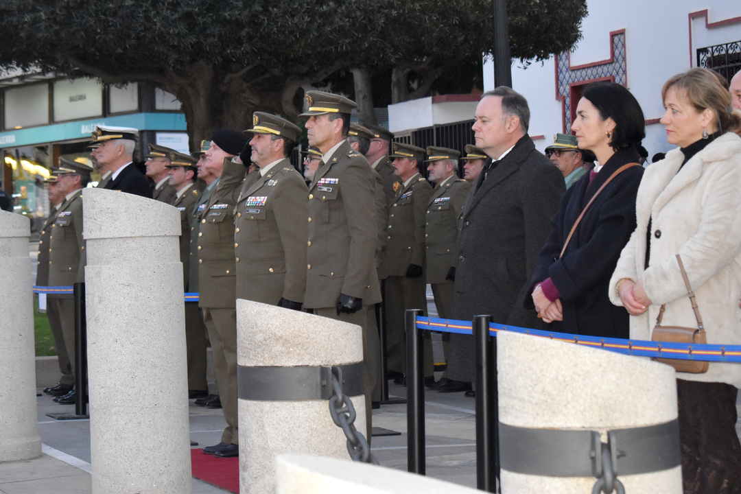 Arriado de Bandera protagonizado por el Regimiento de Caballer&iacute;a Montesa 3 (14)