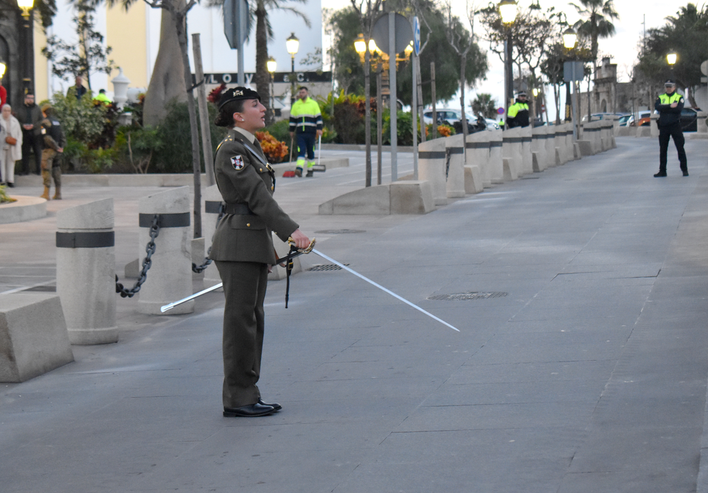 Arriado de Bandera protagonizado por el Regimiento de Caballer&iacute;a Montesa 3 (13)