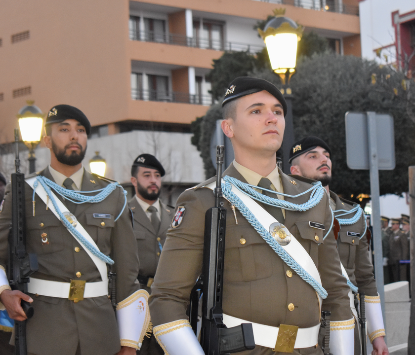 Arriado de Bandera protagonizado por el Regimiento de Caballer&iacute;a Montesa 3 (10)