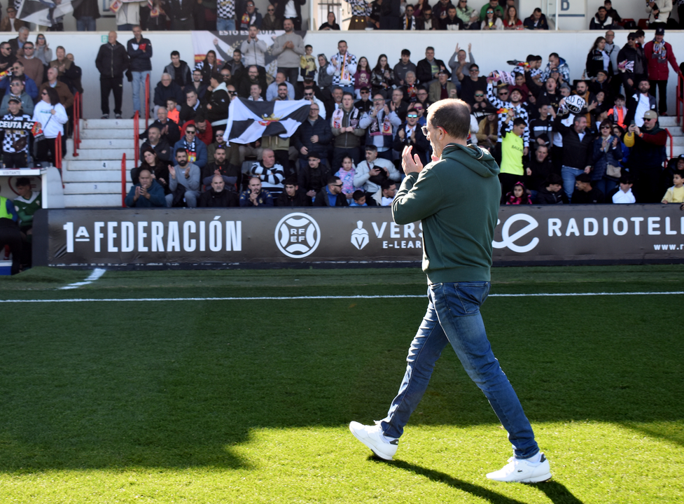 Jos&eacute; Juan Romero en el derbi del Estrecho 