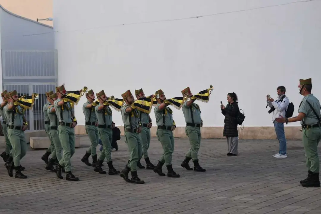 Pasacalles de la Legi&oacute;n - Rafa Baez