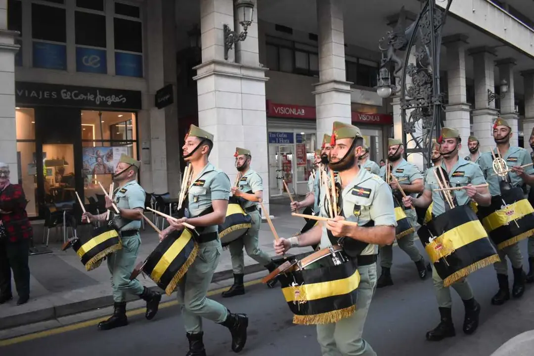 Pasacalles de la Legi&oacute;n - Rafa Baez
