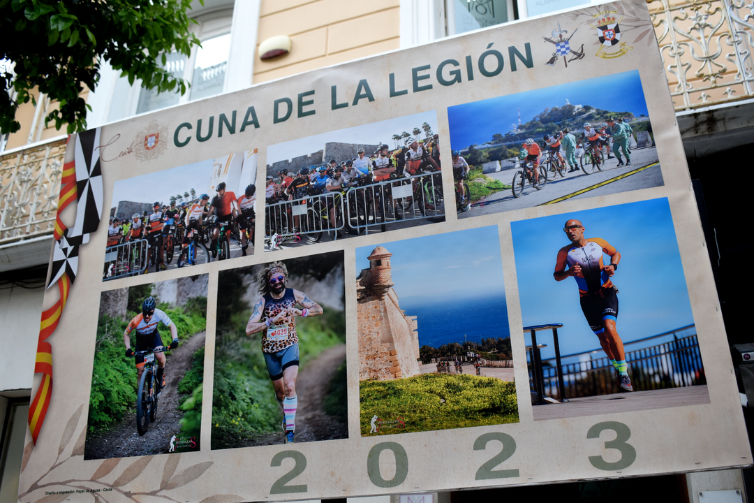Exposici&oacute;n de la Cuna de la Legi&oacute;n en el Paseo del Revell&iacute;n  (14)
