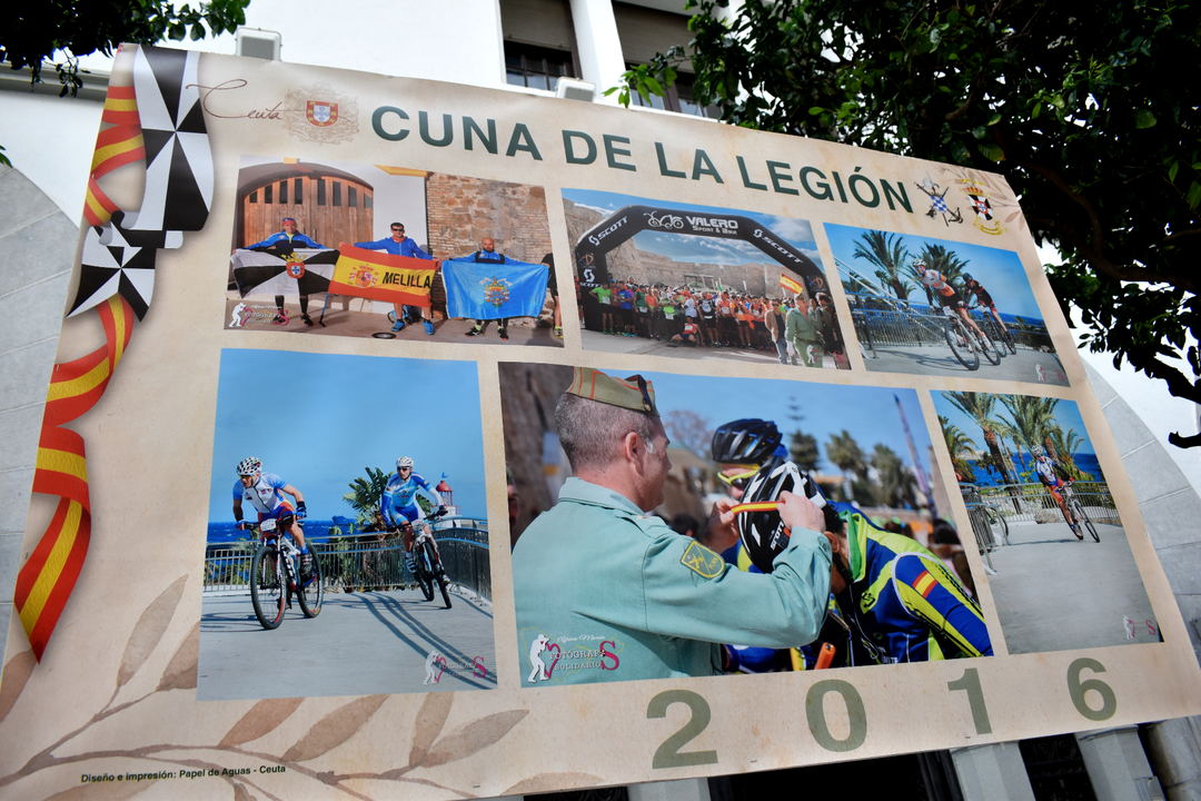 Exposici&oacute;n de la Cuna de la Legi&oacute;n en el Paseo del Revell&iacute;n 