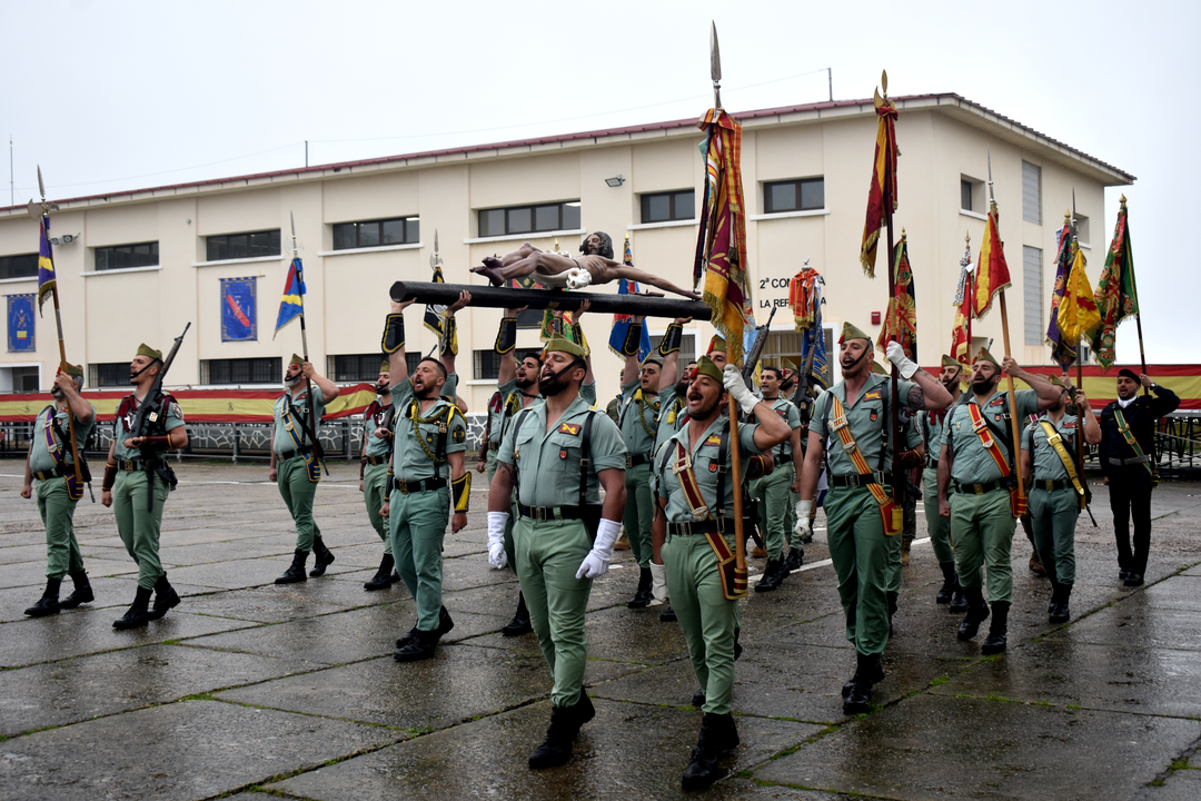 Acto en Garc&iacute;a Aldave de La Legi&oacute;n en la visita de la ministra de Defensa, Margarita Robles (15)