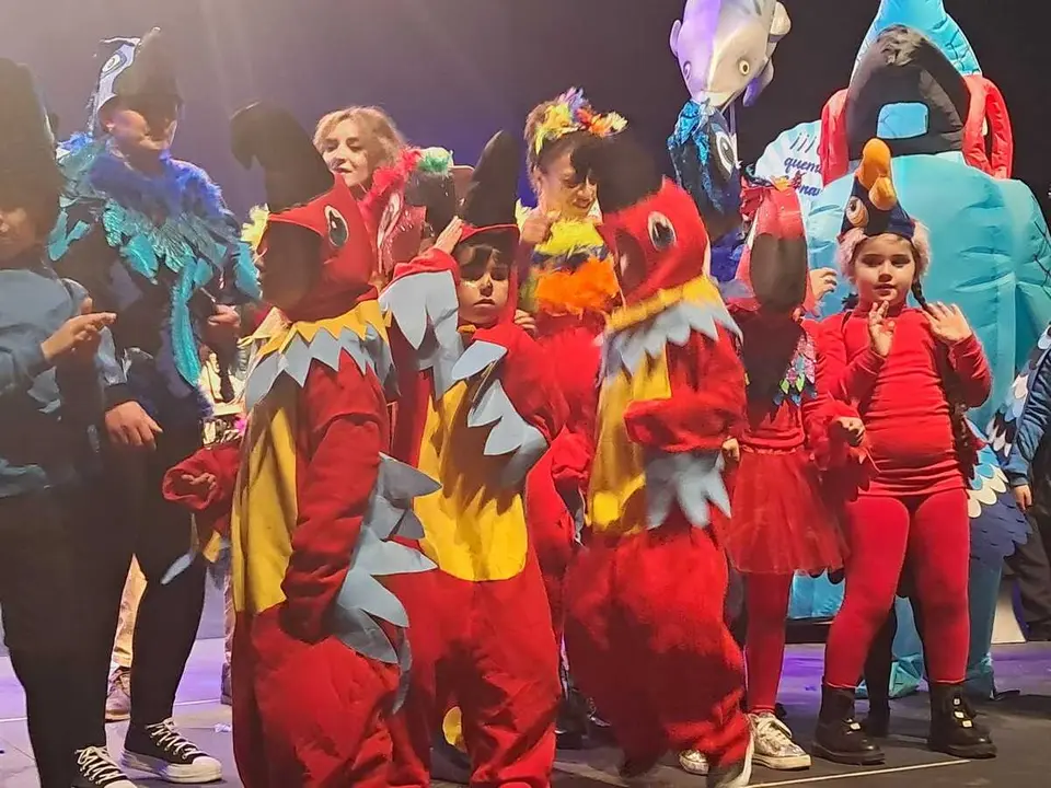 Concurso de Carnavales en el Revell&iacute;n / C&eacute;sar Mart&iacute;n