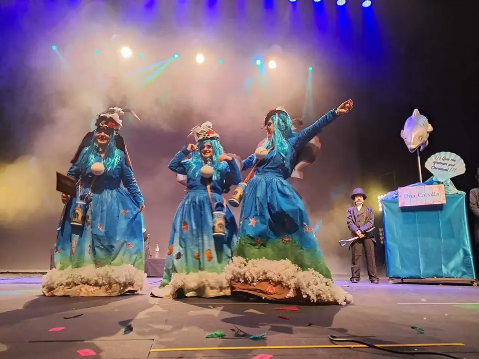 Concurso de Carnavales en el Revell&iacute;n / C&eacute;sar Mart&iacute;n