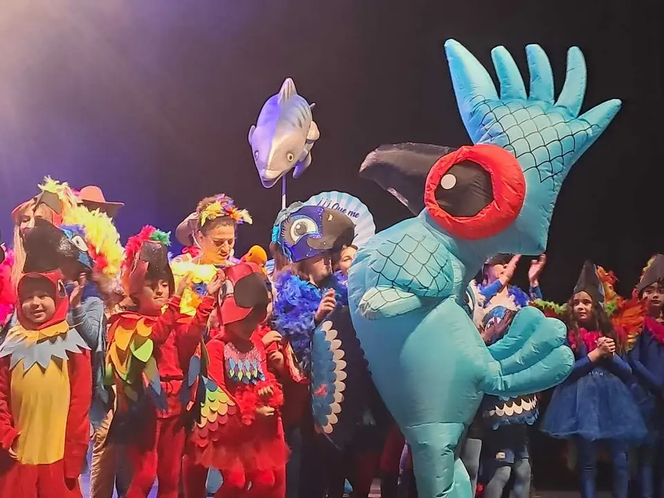Concurso de Carnavales en el Revell&iacute;n / C&eacute;sar Mart&iacute;n