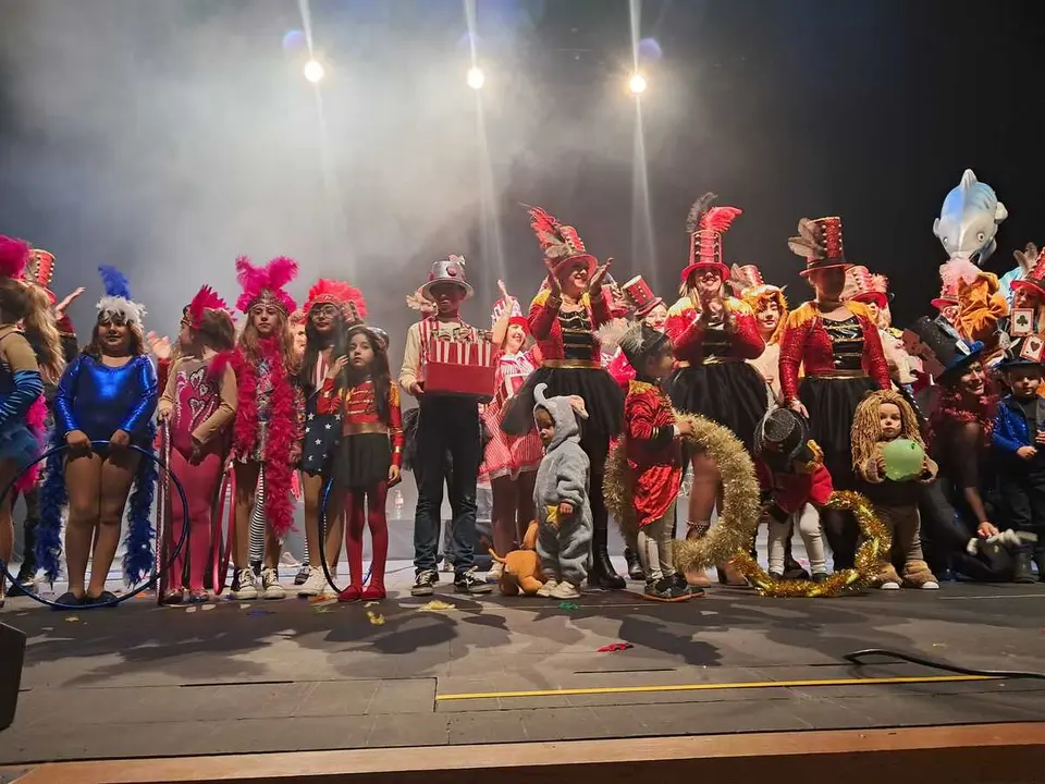 Concurso de Carnavales en el Revell&iacute;n / C&eacute;sar Mart&iacute;n
