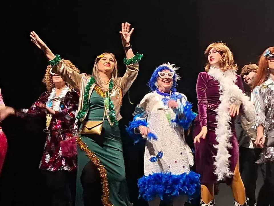Concurso de Carnavales en el Revell&iacute;n / C&eacute;sar Mart&iacute;n