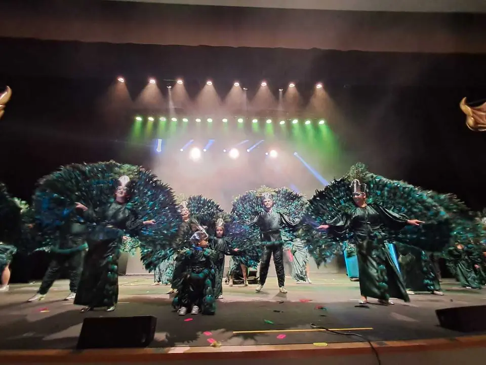 Concurso de Carnavales en el Revell&iacute;n / C&eacute;sar Mart&iacute;n