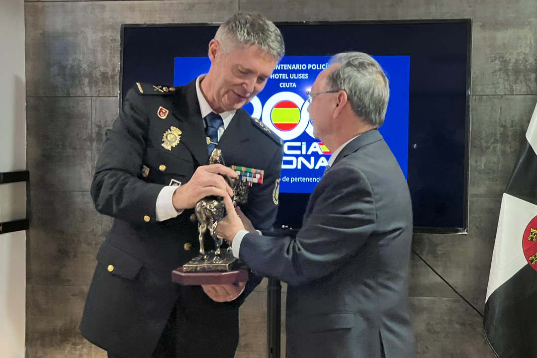 Acto de reconocimiento por el Bicentenario de la Polic&iacute;a Nacional