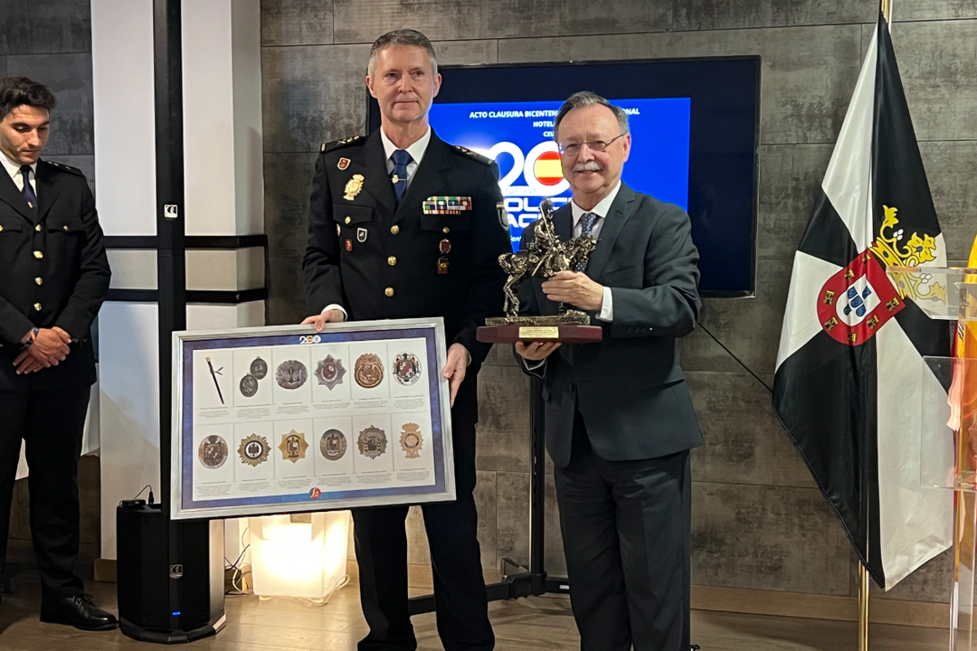 Acto de reconocimiento por el Bicentenario de la Polic&iacute;a Nacional
