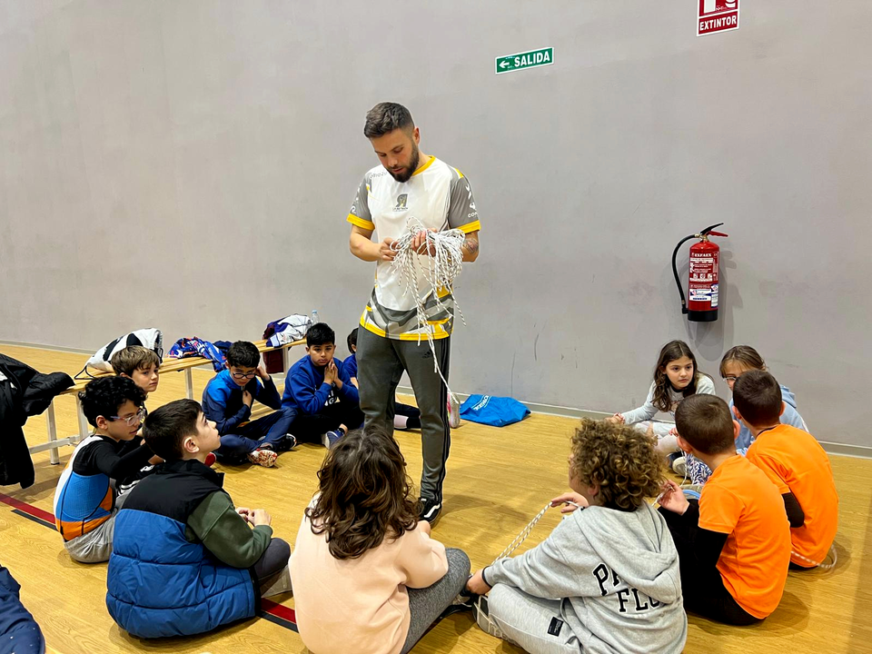 Actividad de la Federaci&oacute;n de Deporte de Monta&ntilde;a y Escalada en el D&iacute;az-Flor (22)