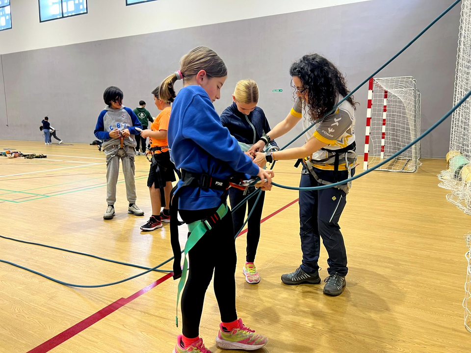 Actividad de la Federaci&oacute;n de Deporte de Monta&ntilde;a y Escalada en el D&iacute;az-Flor (9)