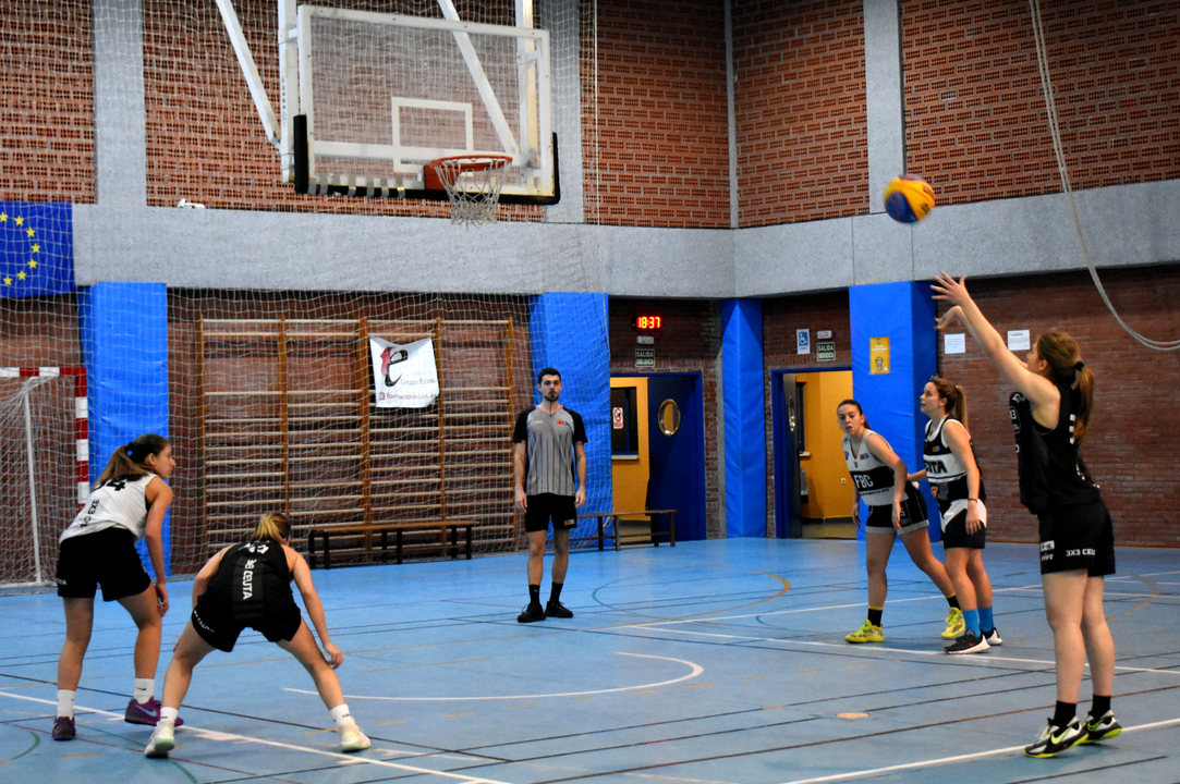 Jornada de Baloncesto 3x3 organizada por la Federaci&oacute;n de Baloncesto de Ceuta (19)