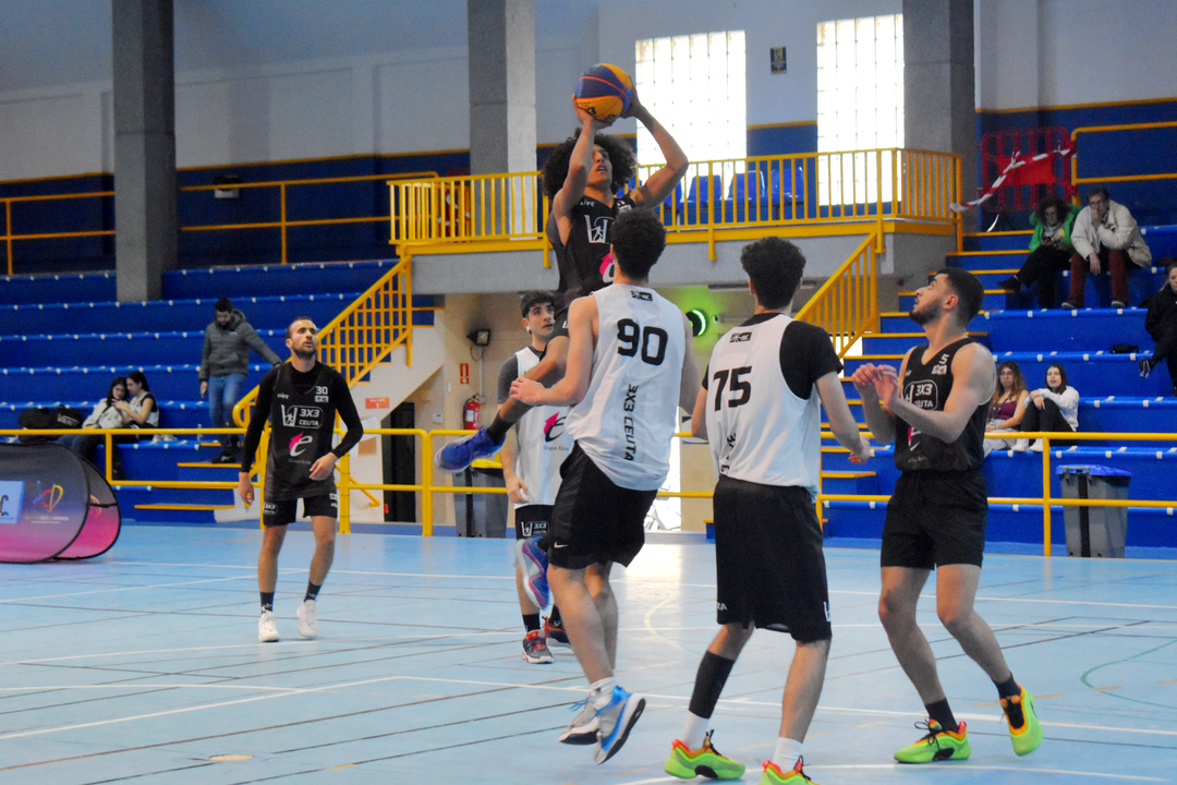 Jornada de Baloncesto 3x3 organizada por la Federaci&oacute;n de Baloncesto de Ceuta (11)