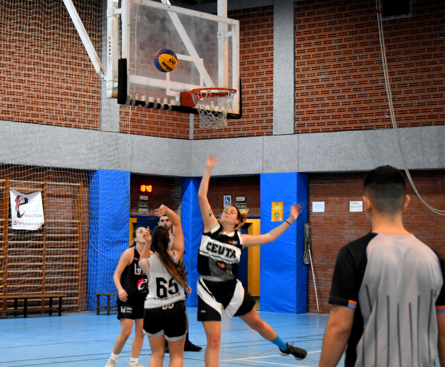 Jornada de Baloncesto 3x3 organizada por la Federaci&oacute;n de Baloncesto de Ceuta (5)