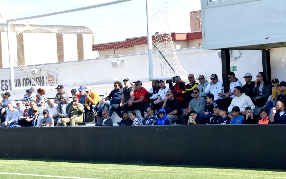 Encuentro entre la AD Ceuta FC y el CD Alcoyano (1)