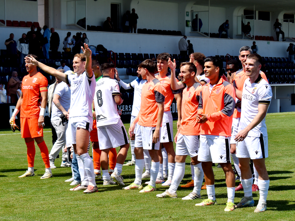 Encuentro entre la AD Ceuta FC y el CD Alcoyano / Rafa B&aacute;ez