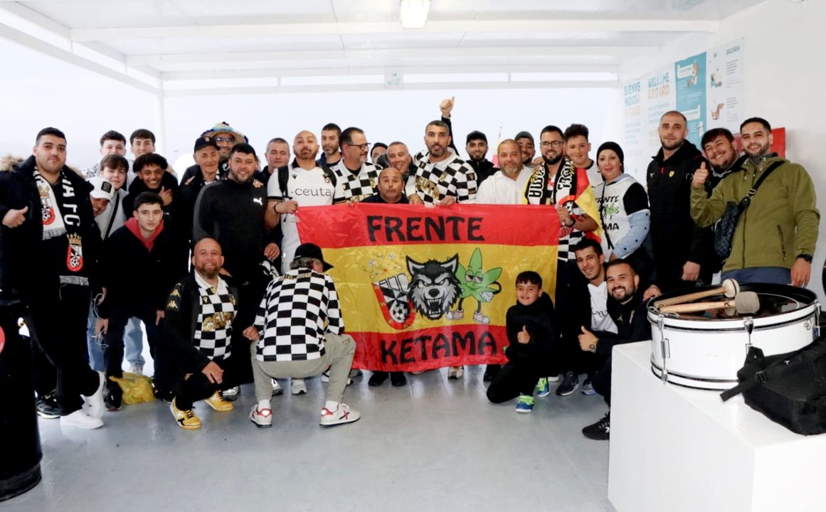 La afici&oacute;n del Ceuta inicia al viaje a Murcia. Foto: Abdeselam Mohamed